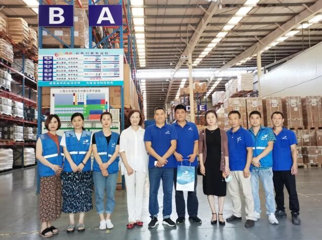 致敬高温下的一线工作者